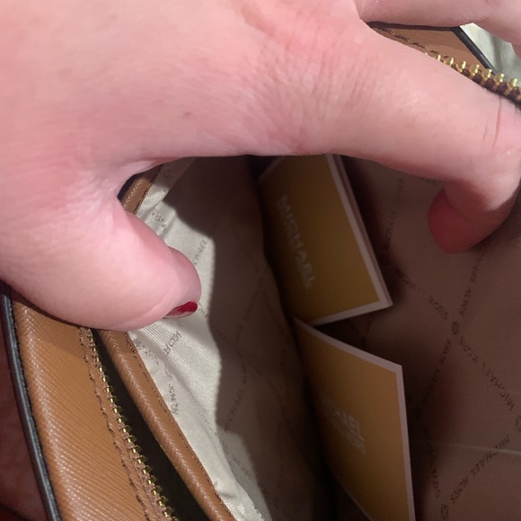 Michael Kors Jet Set Item Large East West Zip Crossbody Leather light brown - Picture 5 of 7